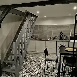 https://maison-diana-a-400-metres-a-pieds-de-laeroport.fr-paris.fr