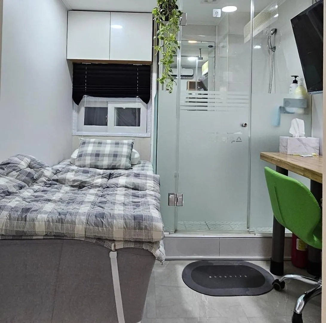 Snowflower Guesthouse Сеул